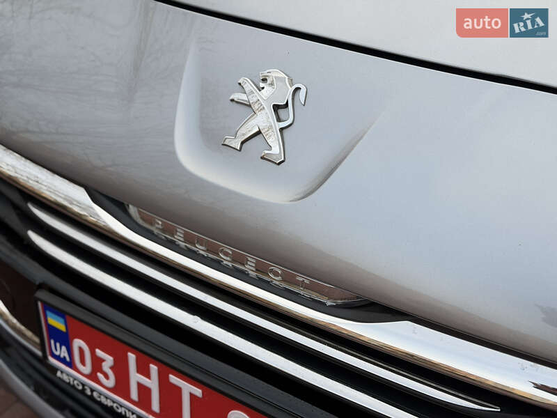 Микровэн Peugeot 5008 2015 в Ровно