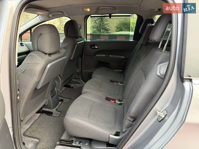 Микровэн Peugeot 5008 2015 в Ровно