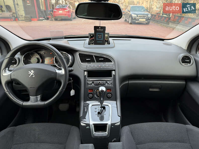 Микровэн Peugeot 5008 2015 в Ровно