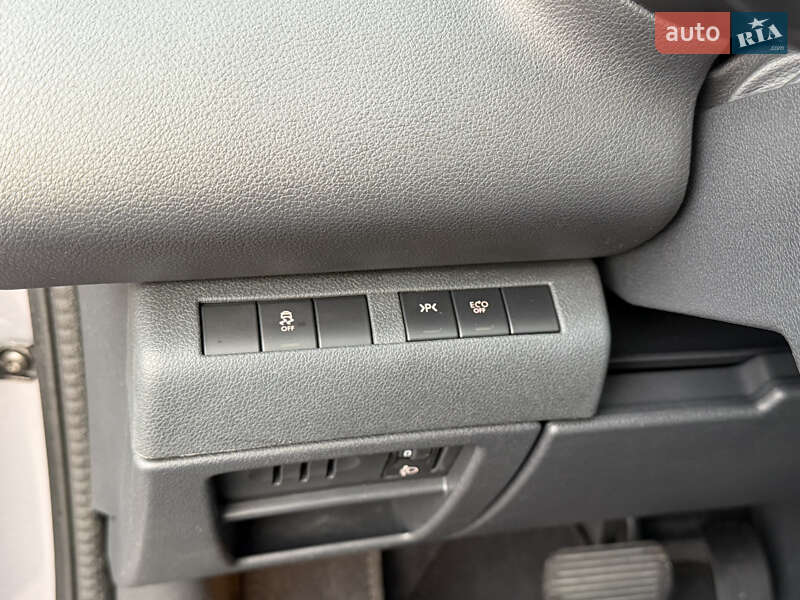 Микровэн Peugeot 5008 2015 в Ровно