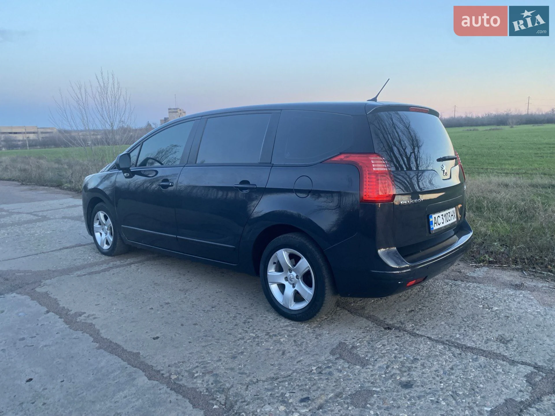2010 Peugeot 5008 - мініатюра 8