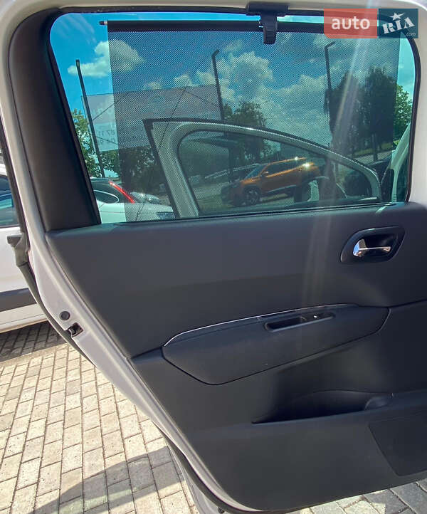 Микровэн Peugeot 5008 2013 в Ровно