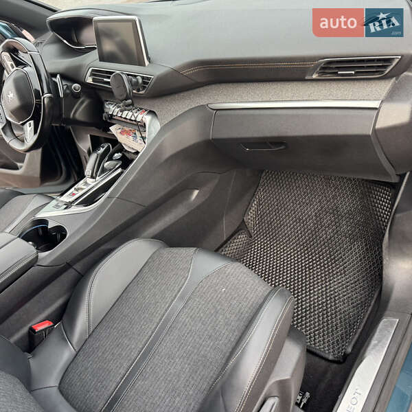 Внедорожник / Кроссовер Peugeot 5008 2018 в Теребовле