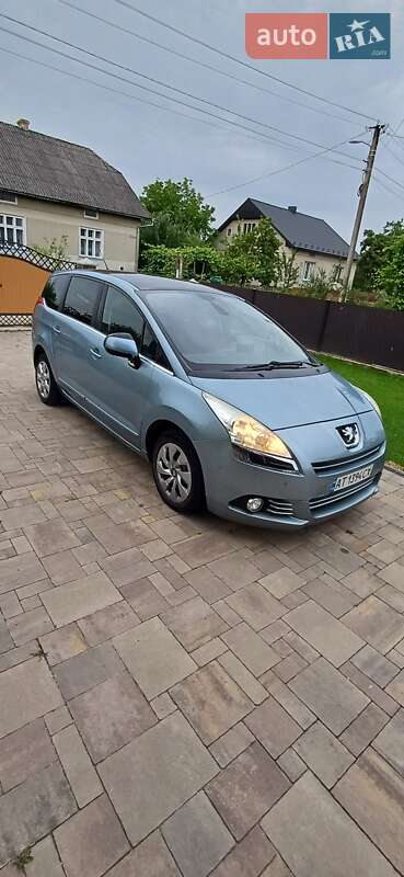 Peugeot 5008 2011