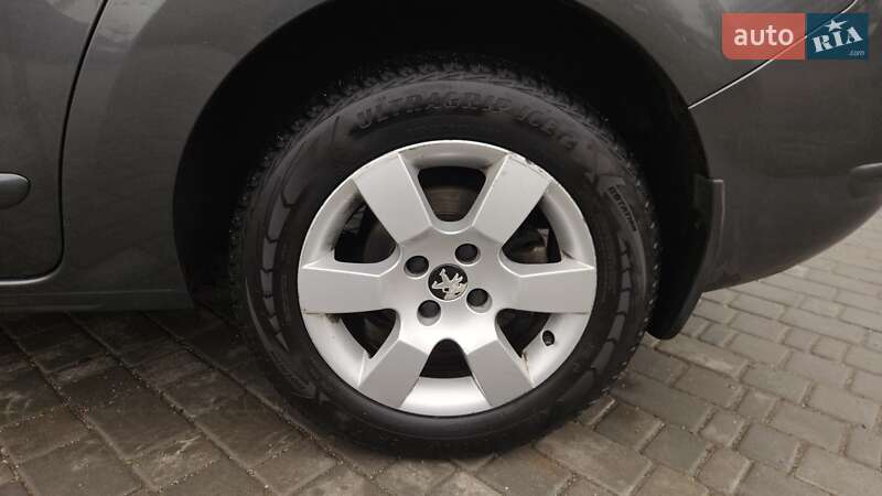 Микровэн Peugeot 5008 2014 в Виннице