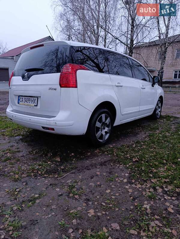 Мікровен Peugeot 5008 2015 в Пирятині