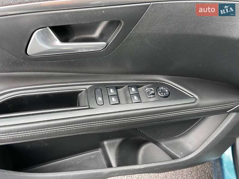 Внедорожник / Кроссовер Peugeot 5008 2017 в Киеве фото 16 Внедорожник / Кроссовер Peugeot 5008 2017 в Киеве
