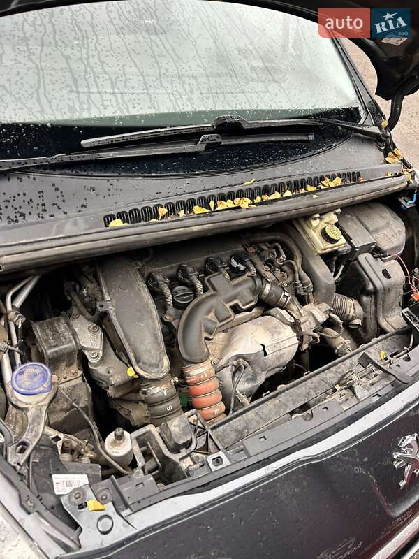 Мікровен Peugeot 5008 2013 в Сумах