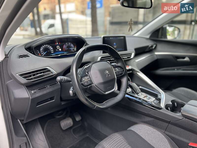 Внедорожник / Кроссовер Peugeot 5008 2019 в Львове