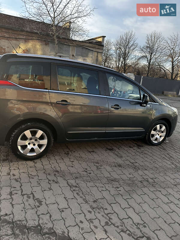 Микровэн Peugeot 5008 2013 в Калуше фото 9 Микровэн Peugeot 5008 2013 в Калуше