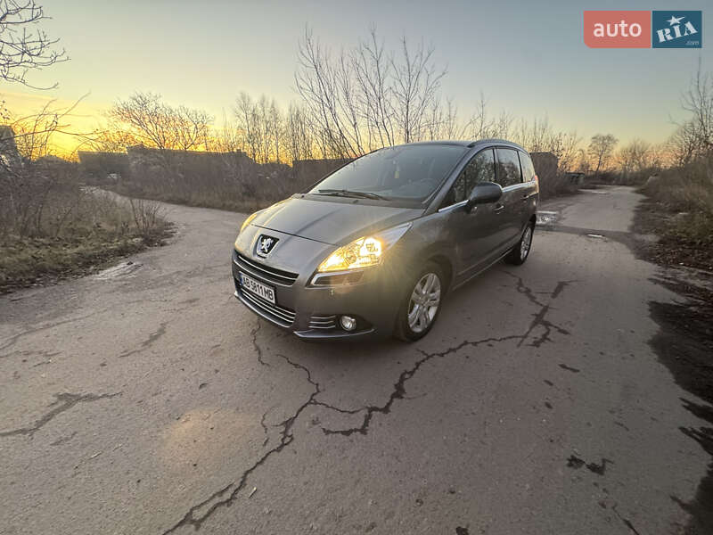 Peugeot 5008 2011