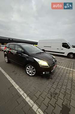 Мікровен Peugeot 5008 2011 в Вознесенську