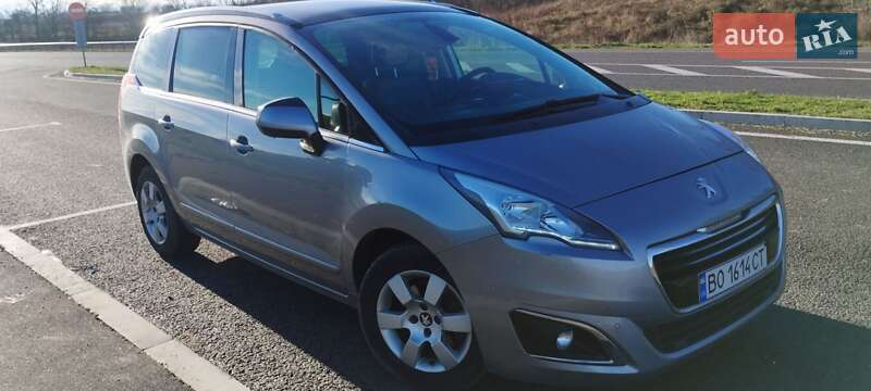 Микровэн Peugeot 5008 2015 в Тальном