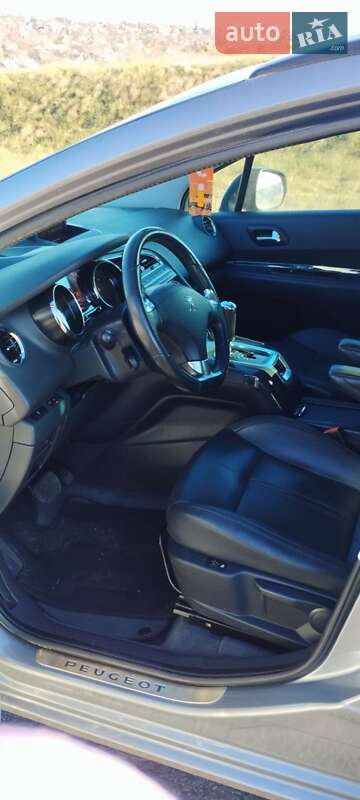 Микровэн Peugeot 5008 2015 в Тальном