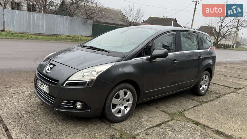 Мікровен Peugeot 5008 2011 в Новому Бузі