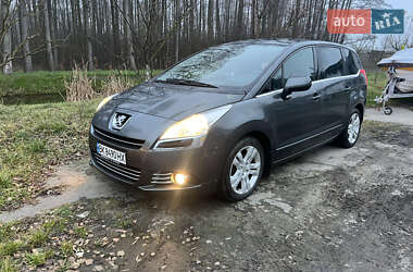 Микровэн Peugeot 5008 2010 в Остроге