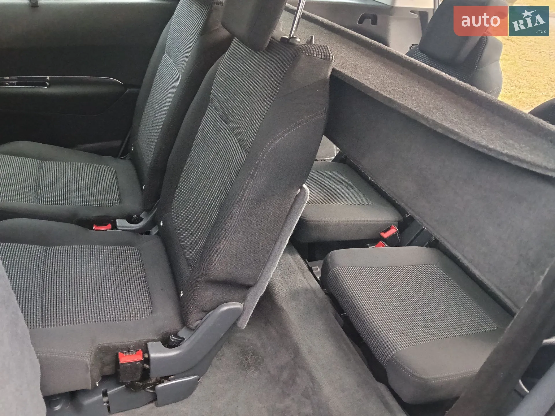 2010 Peugeot 5008 - мініатюра 2
