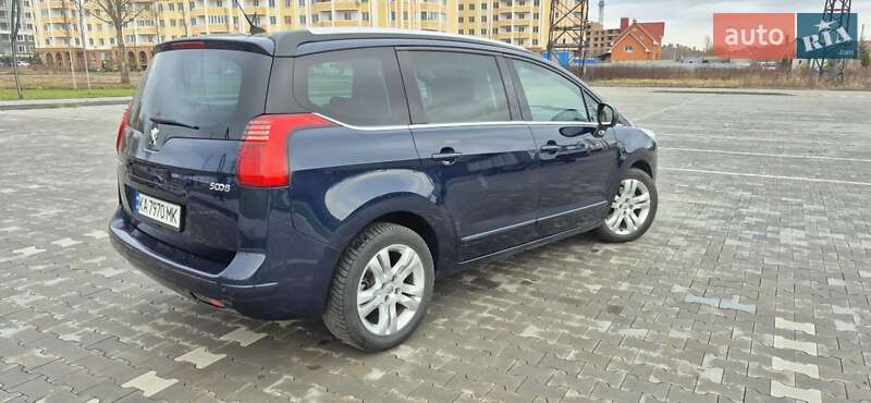 Микровэн Peugeot 5008 2010 в Киеве