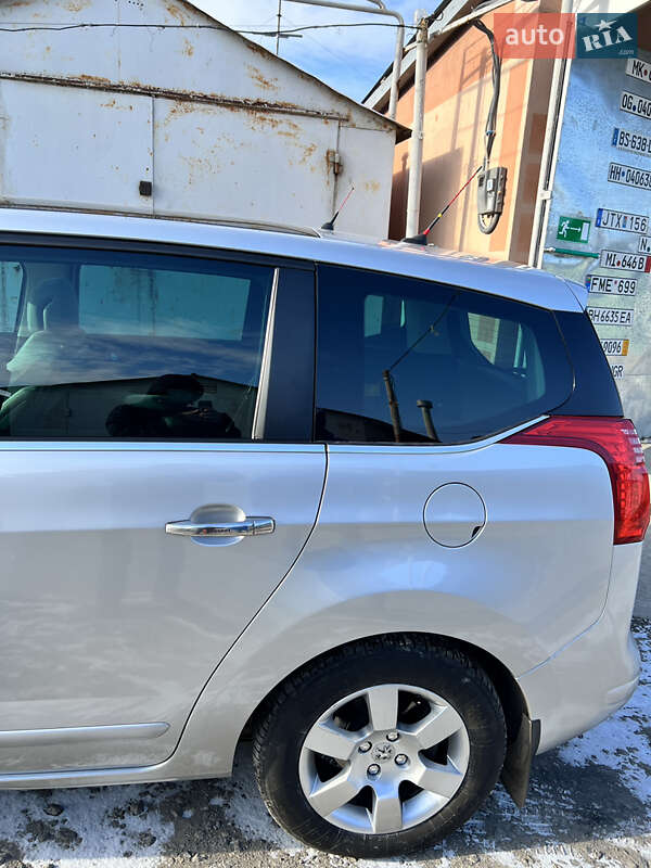 Мікровен Peugeot 5008 2010 в Южному