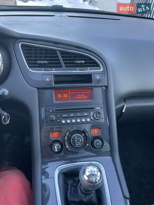 Микровэн Peugeot 5008 2010 в Почаеве