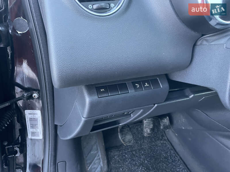 Микровэн Peugeot 5008 2010 в Почаеве