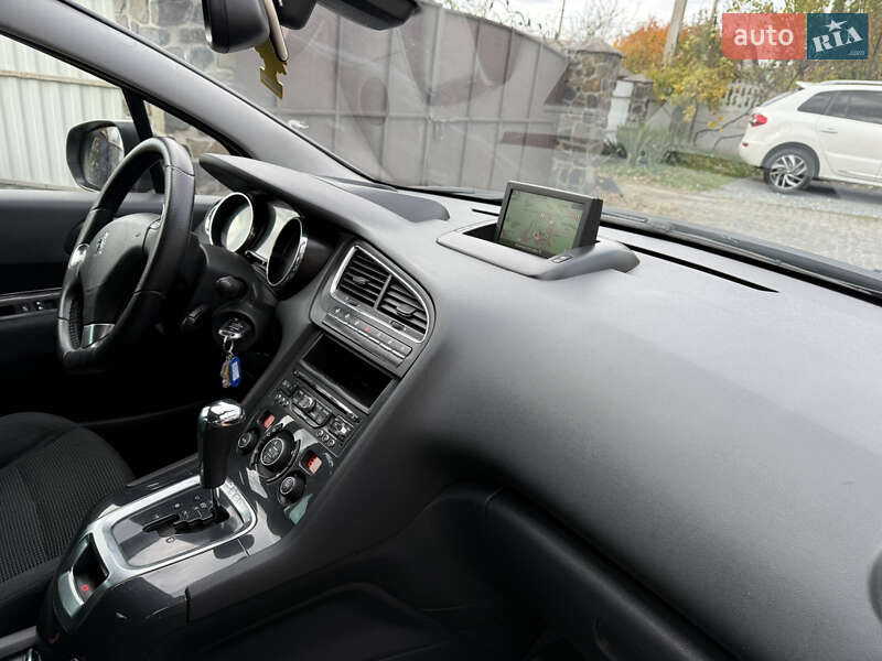 Микровэн Peugeot 5008 2013 в Дубно