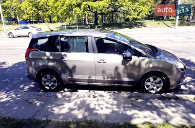 Микровэн Peugeot 5008 2012 в Киеве