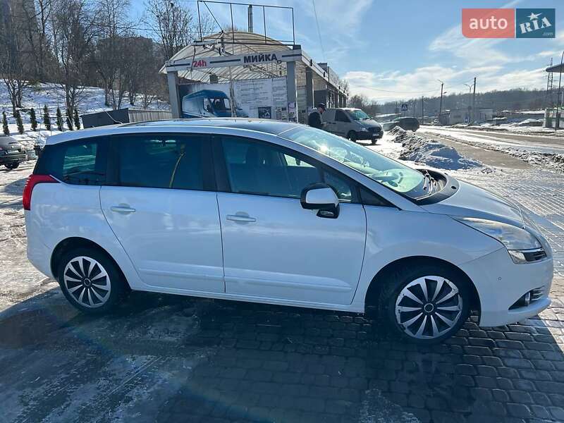 Микровэн Peugeot 5008 2012 в Львове