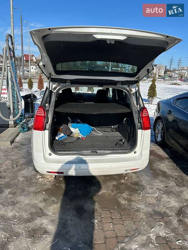 Микровэн Peugeot 5008 2012 в Львове