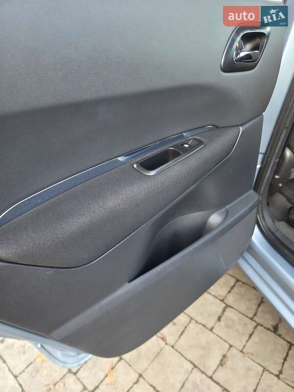 Микровэн Peugeot 5008 2010 в Львове фото 26 Микровэн Peugeot 5008 2010 в Львове