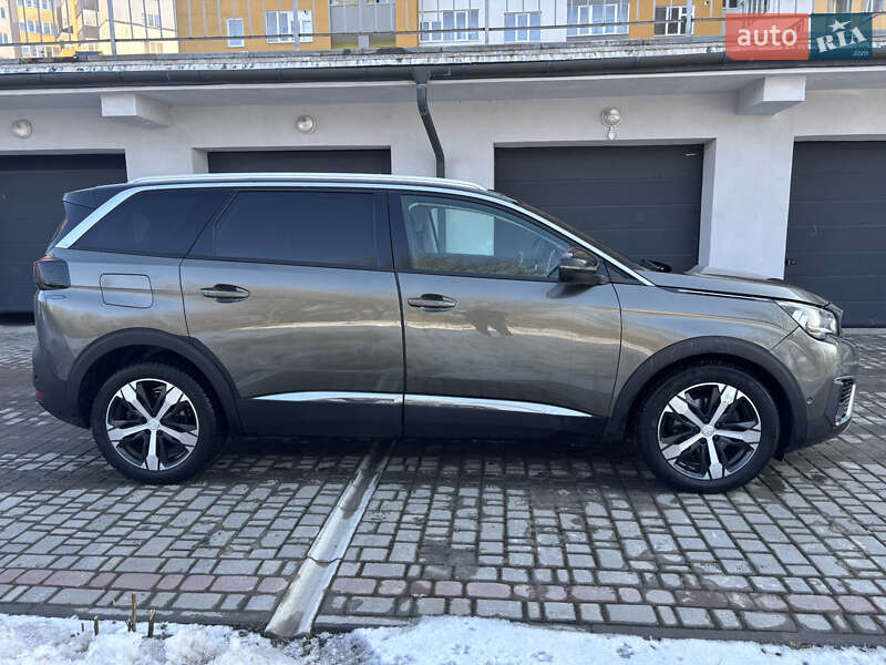 Внедорожник / Кроссовер Peugeot 5008 2017 в Тернополе