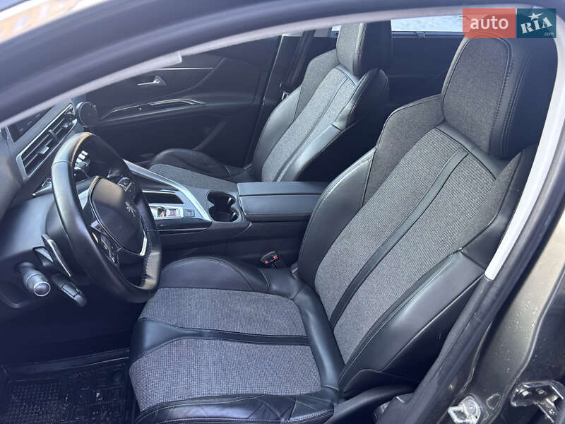 Внедорожник / Кроссовер Peugeot 5008 2017 в Тернополе