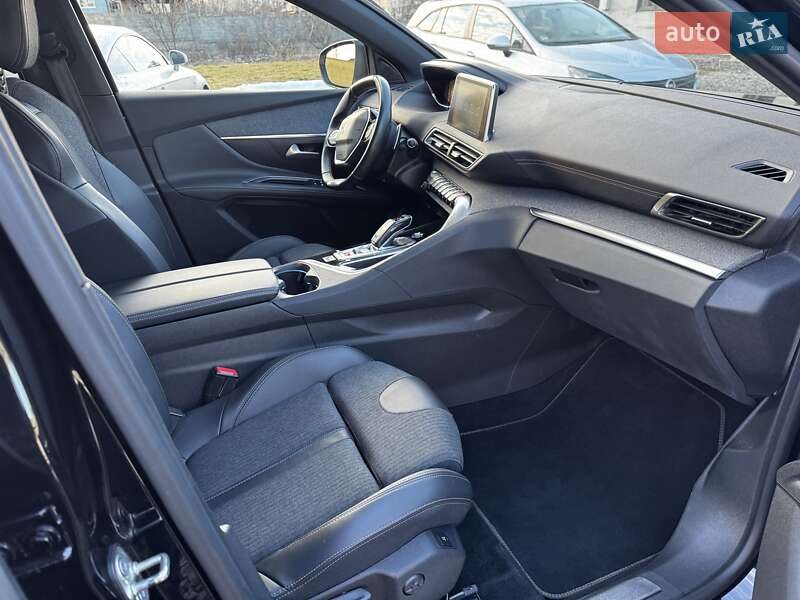 Внедорожник / Кроссовер Peugeot 5008 2020 в Луцке
