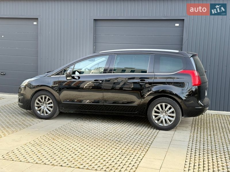 Микровэн Peugeot 5008 2015 в Самборе