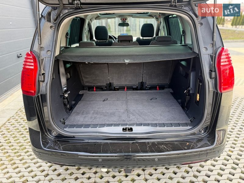 Микровэн Peugeot 5008 2015 в Самборе