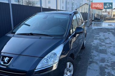 Микровэн Peugeot 5008 2013 в Самборе