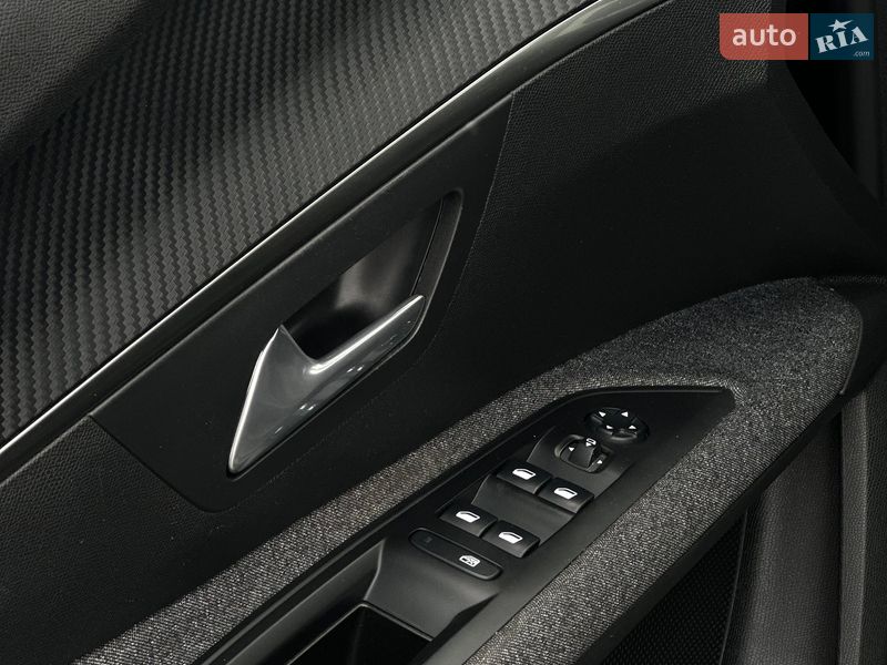 Внедорожник / Кроссовер Peugeot 5008 2017 в Львове фото 35 Внедорожник / Кроссовер Peugeot 5008 2017 в Львове