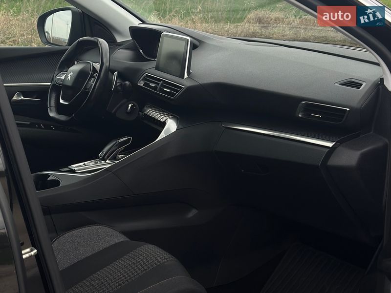 Внедорожник / Кроссовер Peugeot 5008 2017 в Львове фото 42 Внедорожник / Кроссовер Peugeot 5008 2017 в Львове