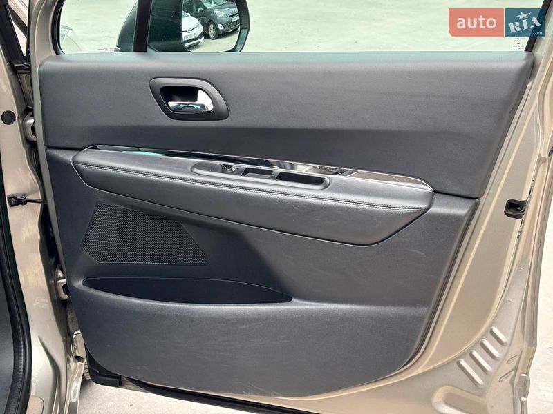 Микровэн Peugeot 5008 2014 в Львове фото 38 Микровэн Peugeot 5008 2014 в Львове