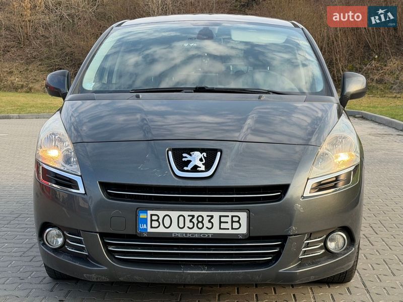 Peugeot 5008 2012