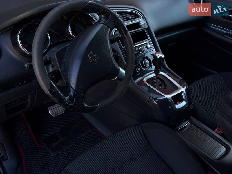 Микровэн Peugeot 5008 2010 в Луцке