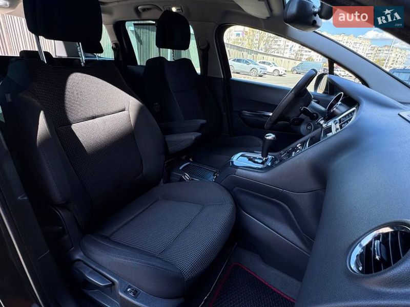 Микровэн Peugeot 5008 2010 в Луцке