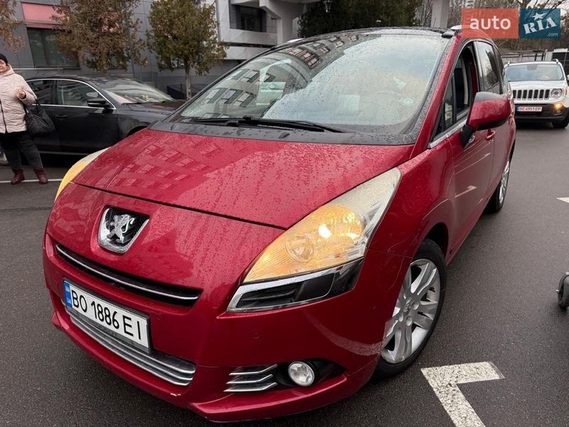 Микровэн Peugeot 5008 2011 в Киеве