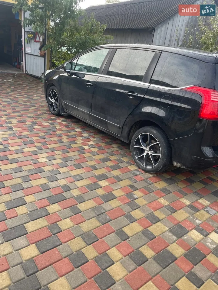 2011 Peugeot 5008 - мініатюра 11