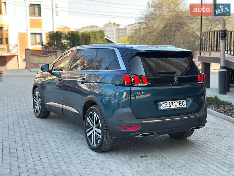 Внедорожник / Кроссовер Peugeot 5008 2017 в Черновцах