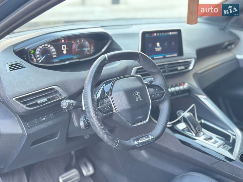 Внедорожник / Кроссовер Peugeot 5008 2017 в Черновцах