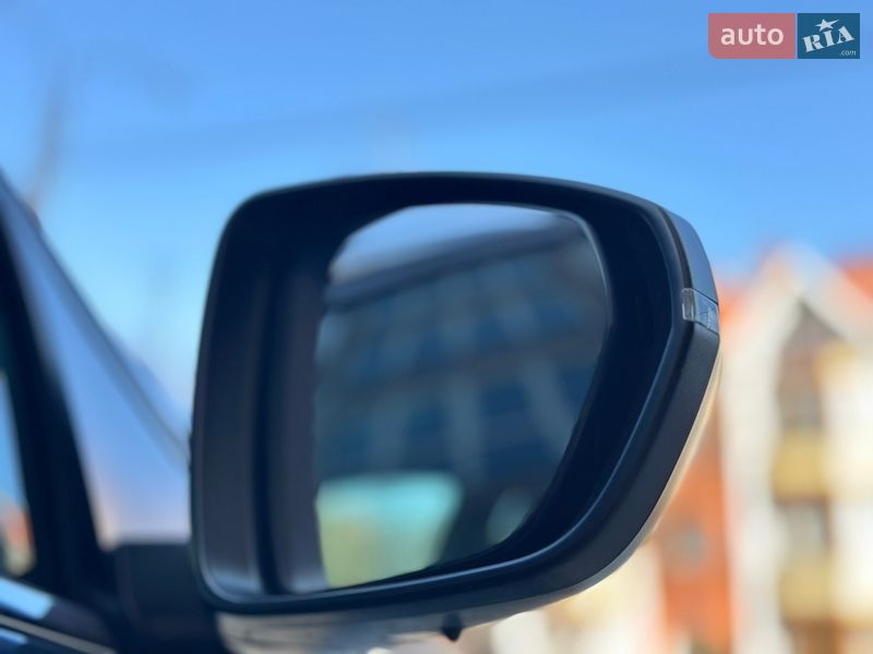 Внедорожник / Кроссовер Peugeot 5008 2017 в Черновцах