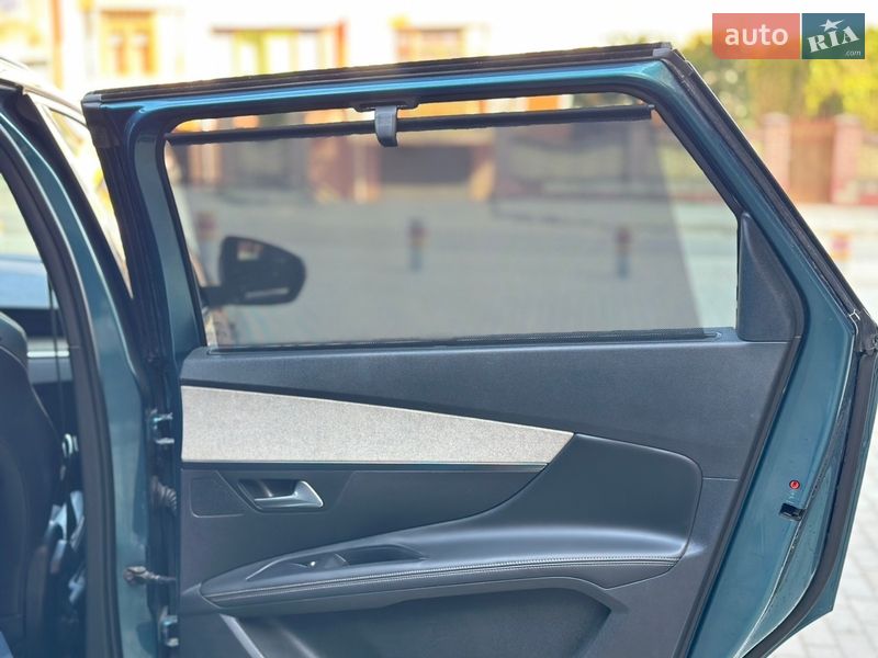 Внедорожник / Кроссовер Peugeot 5008 2017 в Черновцах