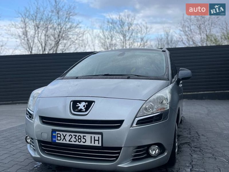Peugeot 5008 2012