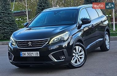 Внедорожник / Кроссовер Peugeot 5008 2018 в Киеве